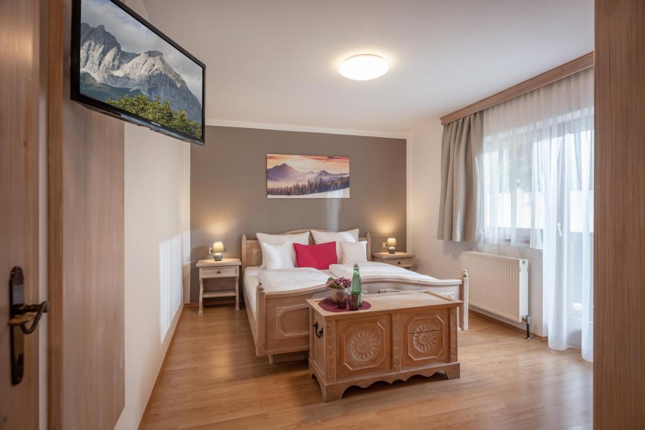 Hotel Schmiedboden Oberndorf in Tirol Exterior photo